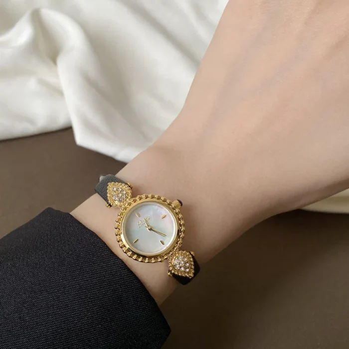 Diamond Dial Belt Quartz Watch 2