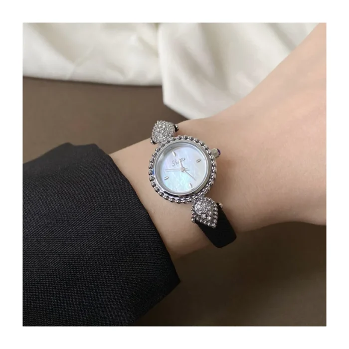 Diamond Dial Belt Quartz Watch 6