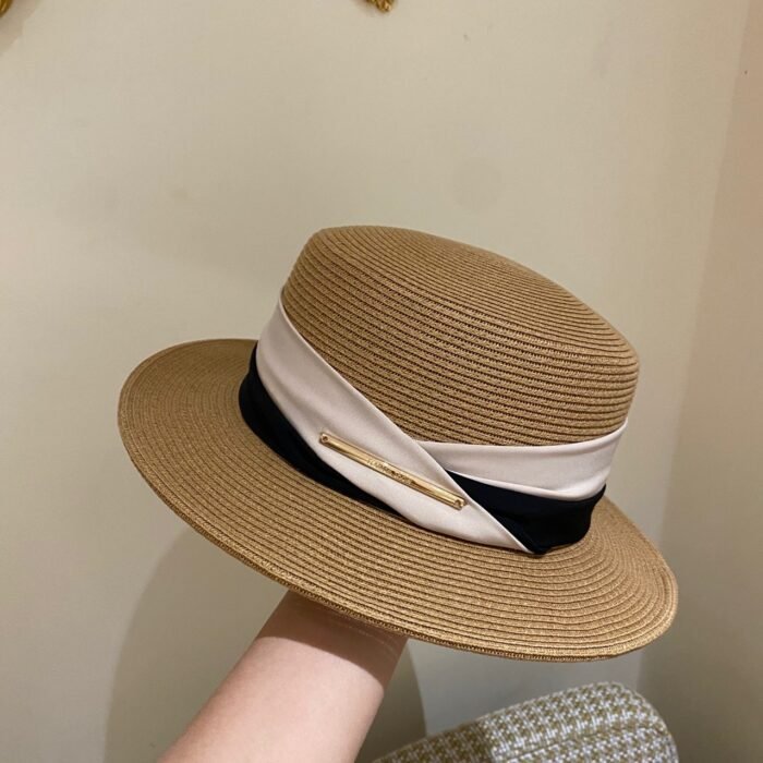 White Straw Flat Top Hat – 4 10