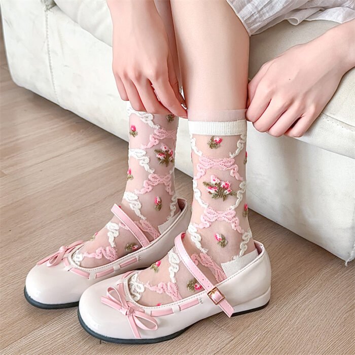 New Women Socks Thin Summer New Fresh Girls Sweet Lace Flower Socks Breathable Hollow Out Ladies Fashion Transparent Socks Comfy 4