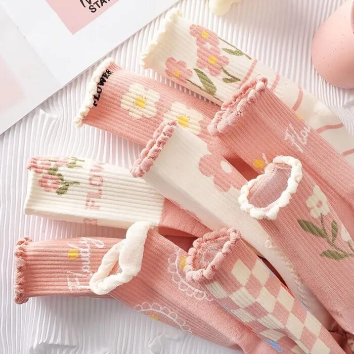 9 Pairs Floral Printed Women Mid Length Socks Fashionable Ruffle Edges Sweet and Comfortable Bubble Mouth Casual Socks 5