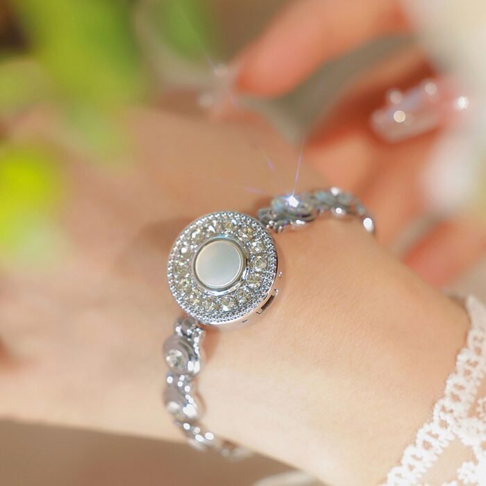 Elegant Jewelry Quartz Window Wristwatch 5