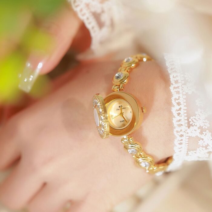 Elegant Jewelry Quartz Window Wristwatch – Gold 7