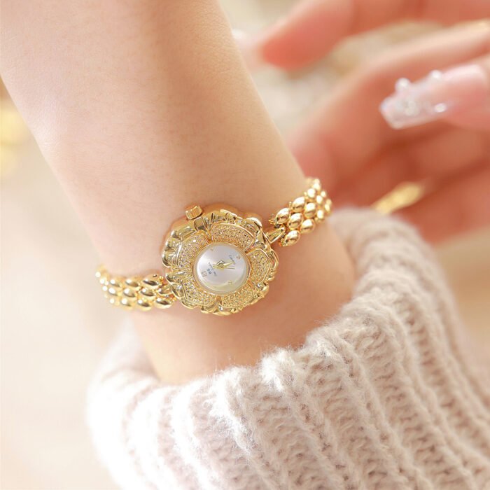 Flower Dial Quartz Wristwatch 4