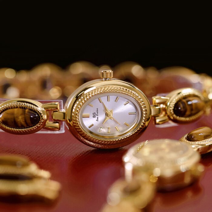 Gold Retro Metal Bracelet Waterproof Watch 2