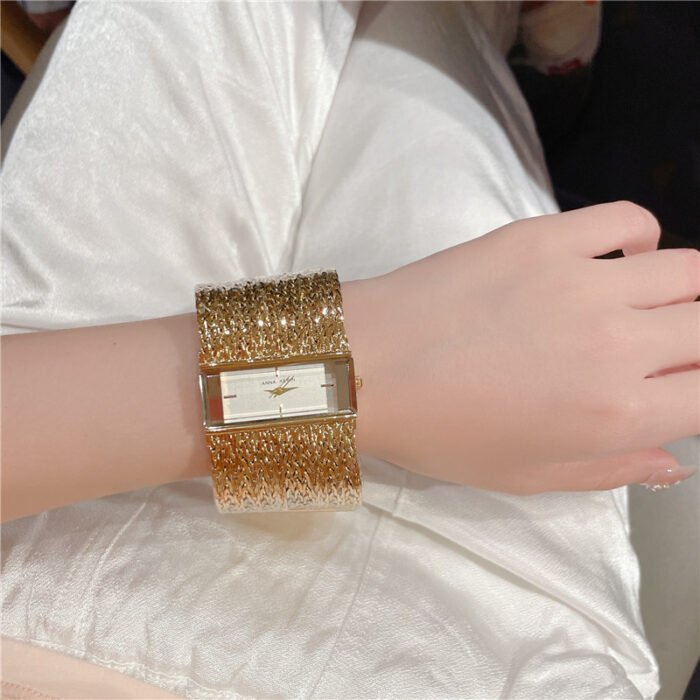 Large Dial Bracelet Water Resistant Watch 3