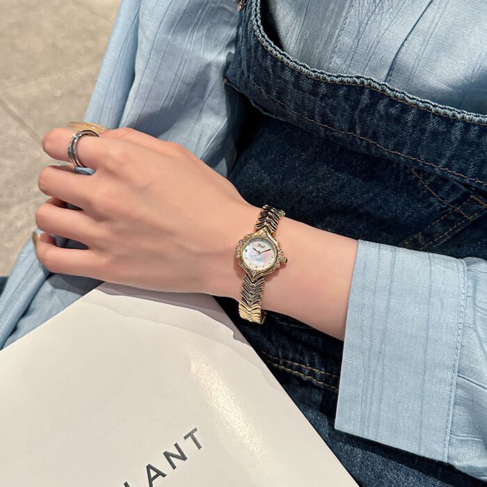 Gold Bracelet Design Waterproof Quartz Watch 2