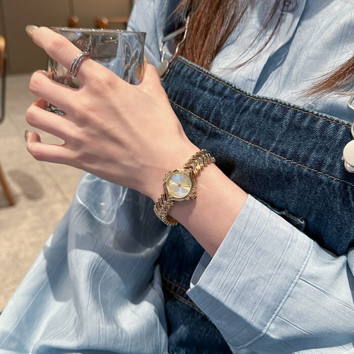 Gold Bracelet Design Waterproof Quartz Watch 3