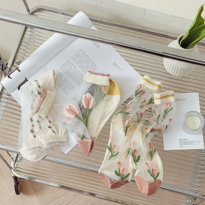 3 Pairs of Women’s Slim Tube Tulip Breathable and Comfortable Socks, Suitable for Casual Wear in Summer 3