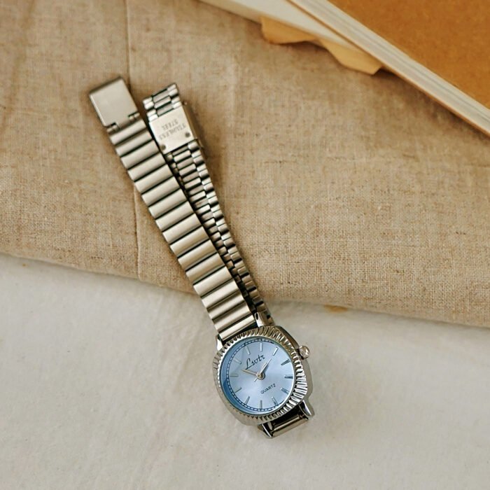 Simple Gold Stainless Steel Watch 6