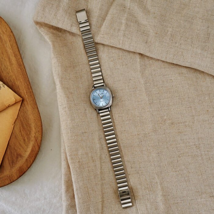 Simple Gold Stainless Steel Watch – Blue 9