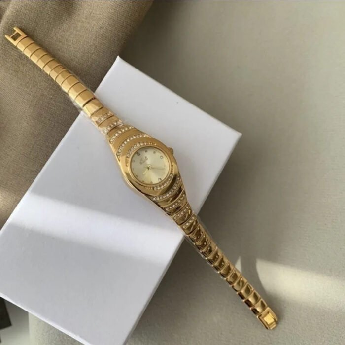 Gold Quartz Wrist Watch 4