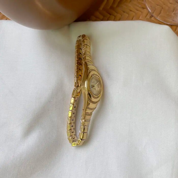 Gold Quartz Wrist Watch 5