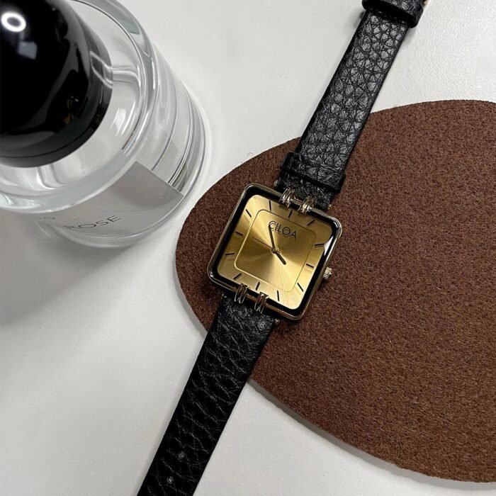 Large Square Quartz Wristwatch - Black Gold 8
