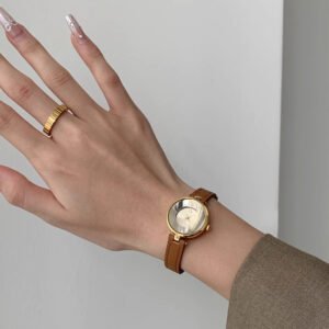 Elegant Circle Hook Wrist Watch