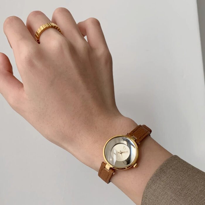 Elegant Circle Hook Wrist Watch 4