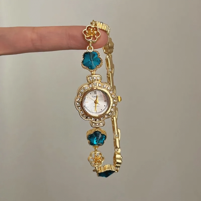 Vintage gold petal-shaped four-leaf clover bracelet Watch 4