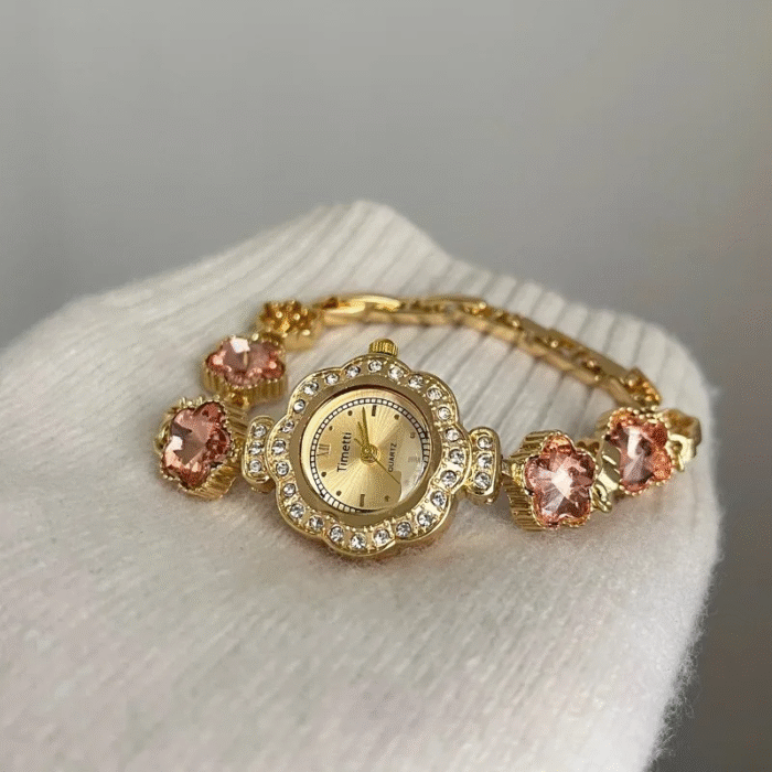 Vintage gold petal-shaped four-leaf clover bracelet Watch 5
