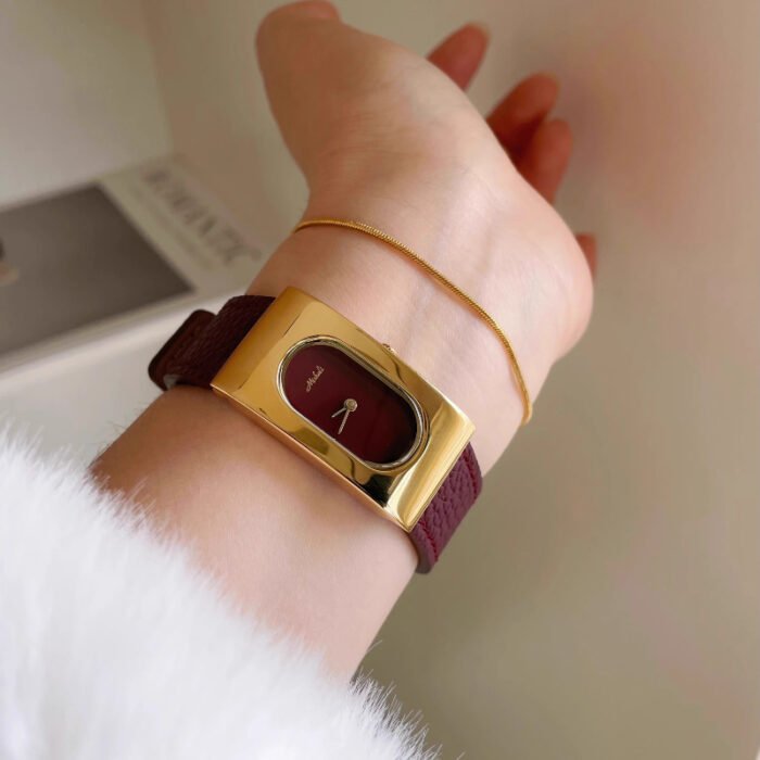 Rectangular Retro Quartz Wrist Watch 1