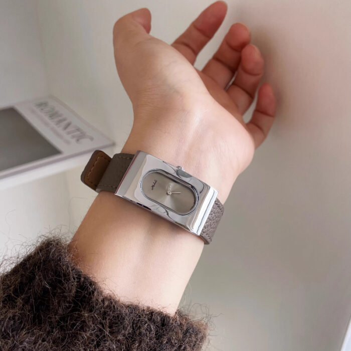 Rectangular Retro Quartz Wrist Watch 5
